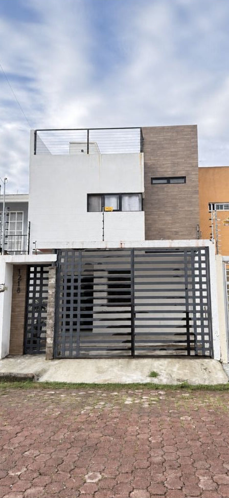 Casa en venta en Jardines del Vergel Zapopan